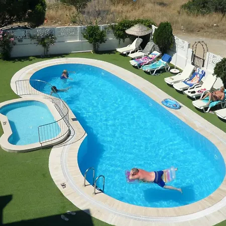 アパートホテル Ozukara 1 3*