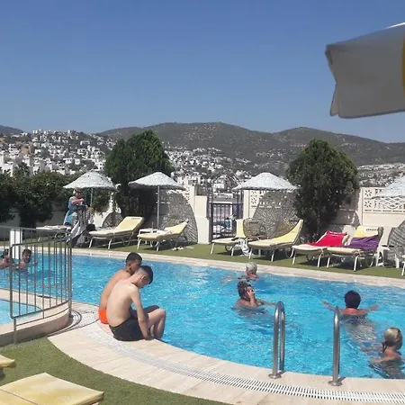 Ξενοδοχείο με διαμερίσματα Ozukara 1